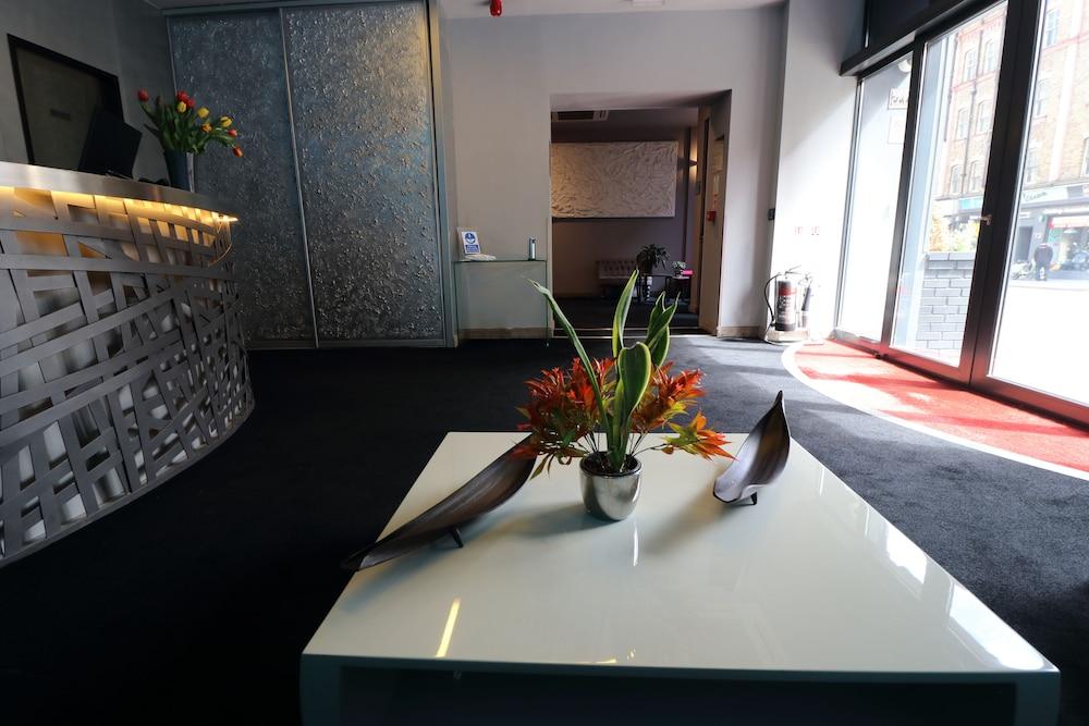 Hotel The Bryson London