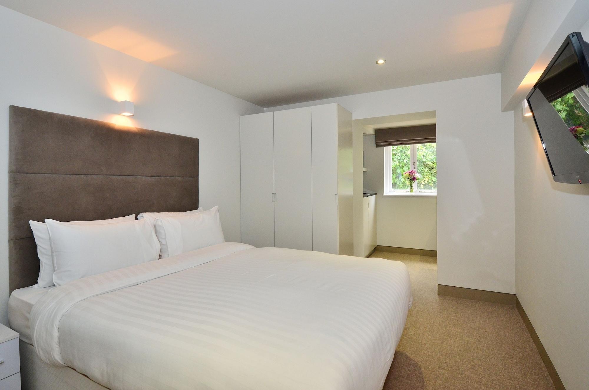 Arch Apartahotel 4*