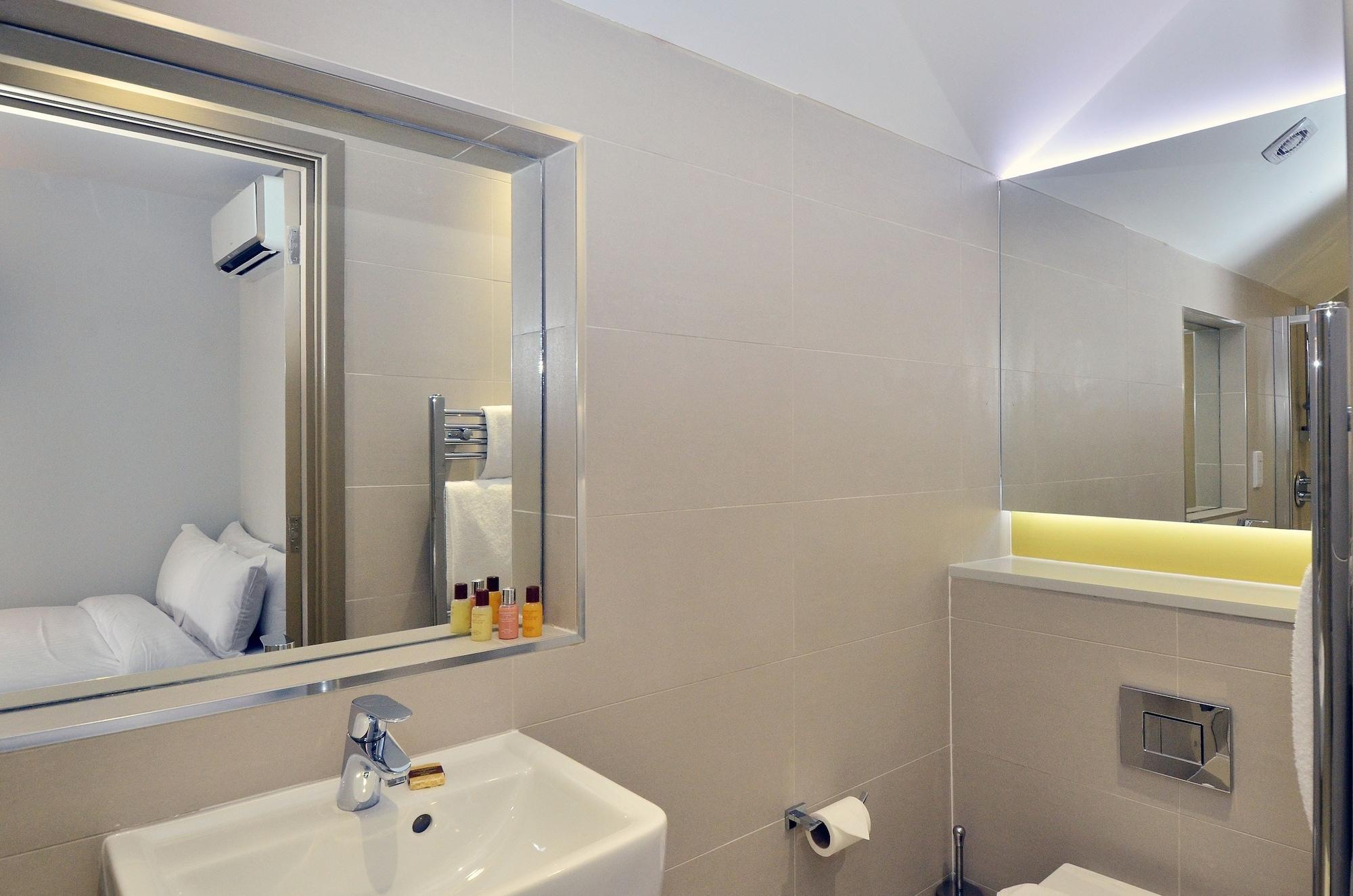 Apartahotel Arch 4*