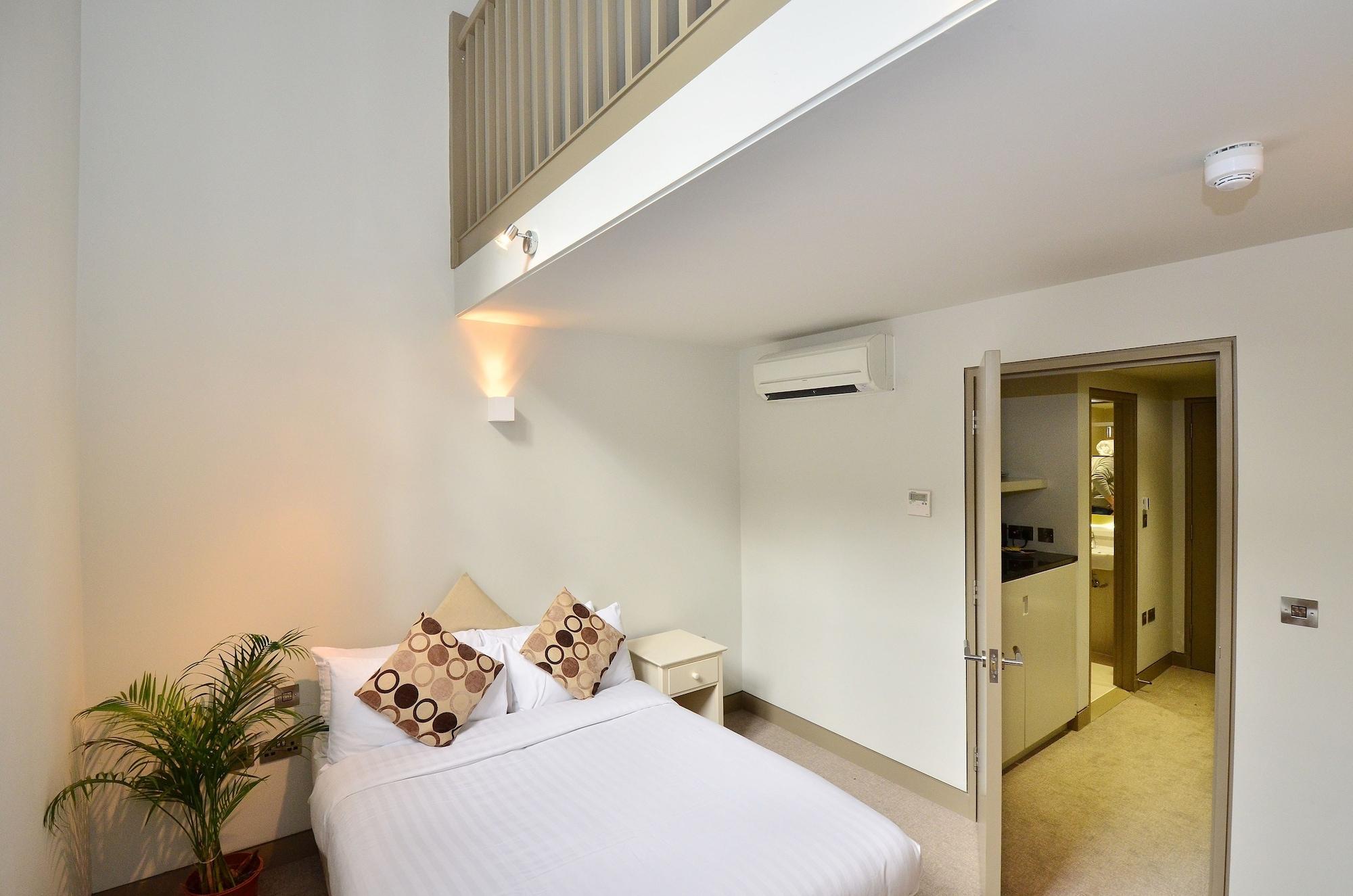 Apartahotel Arch 4*