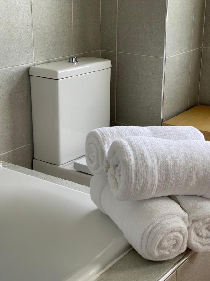 Camden Bachelor Pad , Location In Camden , Ideal Space For Small Family *