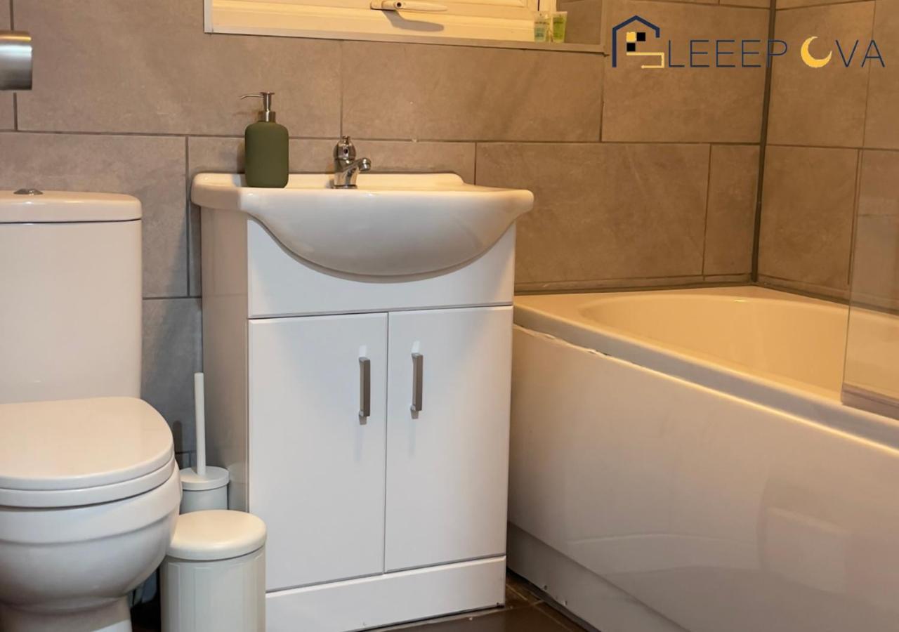 Premium Offers L Last-minute Escape L Luxury & Spacious 2 Bedroom Flat Families Business Relocation Sleepova Short Lets & Serviced Appartement