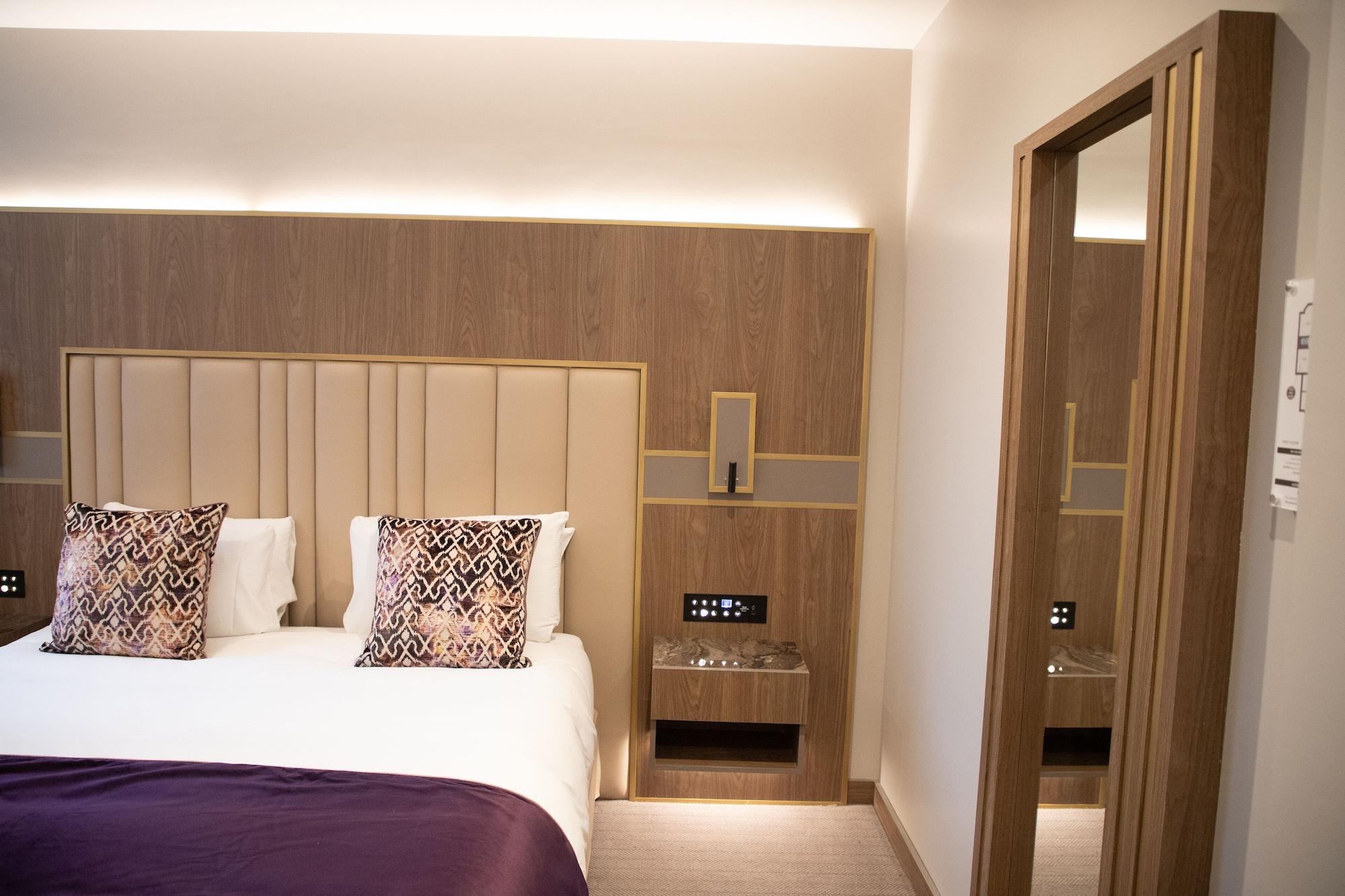 Hotel Merit Kensington