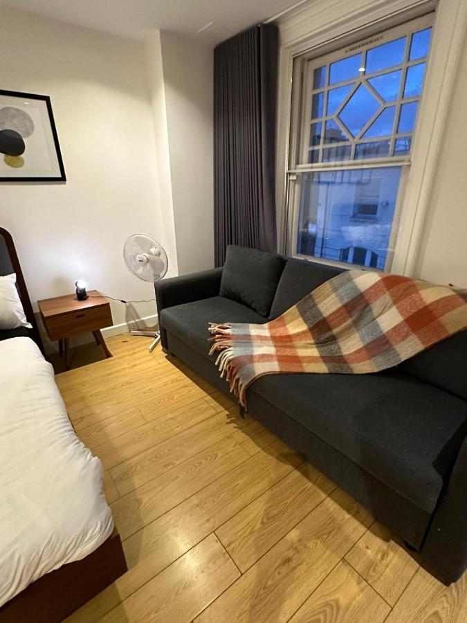 Piccadilly Living 1 Bedroom Flat In Vr11 London