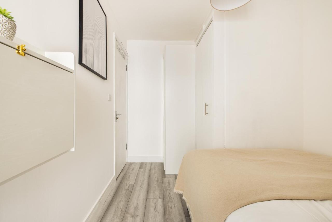 Appartement To Be Used,do Not Use Listing But Bookable *