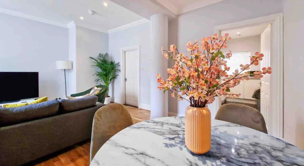 Appartement Spacious 2 Bed In The Heart Of Kensington