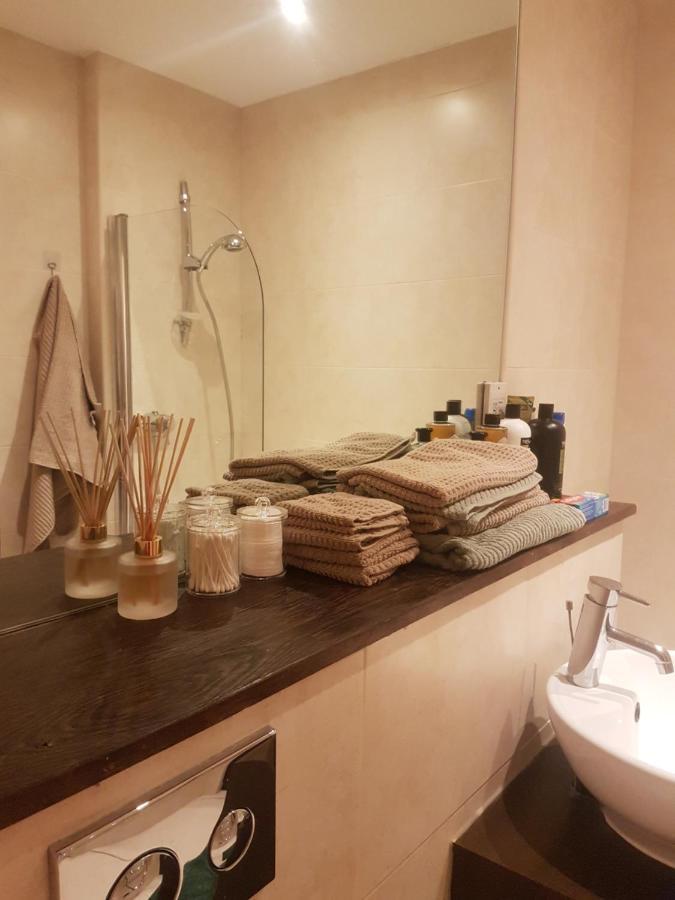 Appartement View Short Walk To Tower Bridge, Free Car Parking *