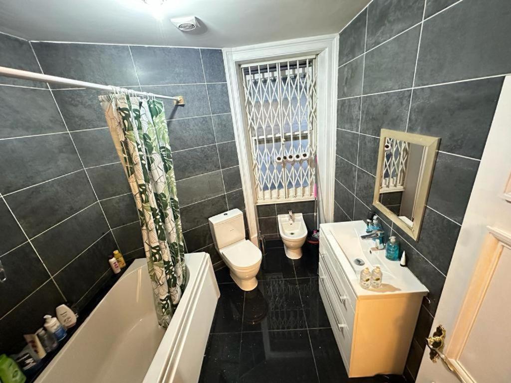 Habitación en casa particular 1 Step To Station! Double In Marylebone&paddington, , #room Name Is Tokyo# *