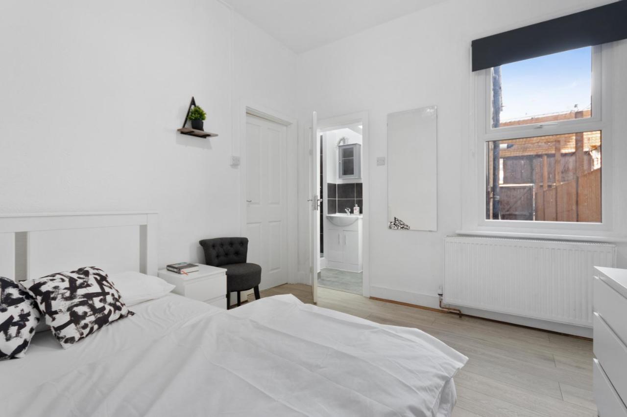 Appartement Fantastic 2bd Barking With Links To The City! Londen