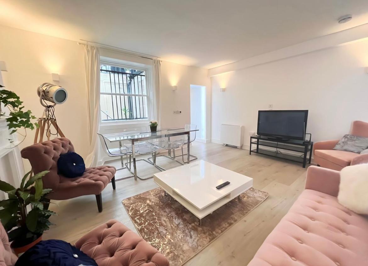 Hyde Park Two Bed * London