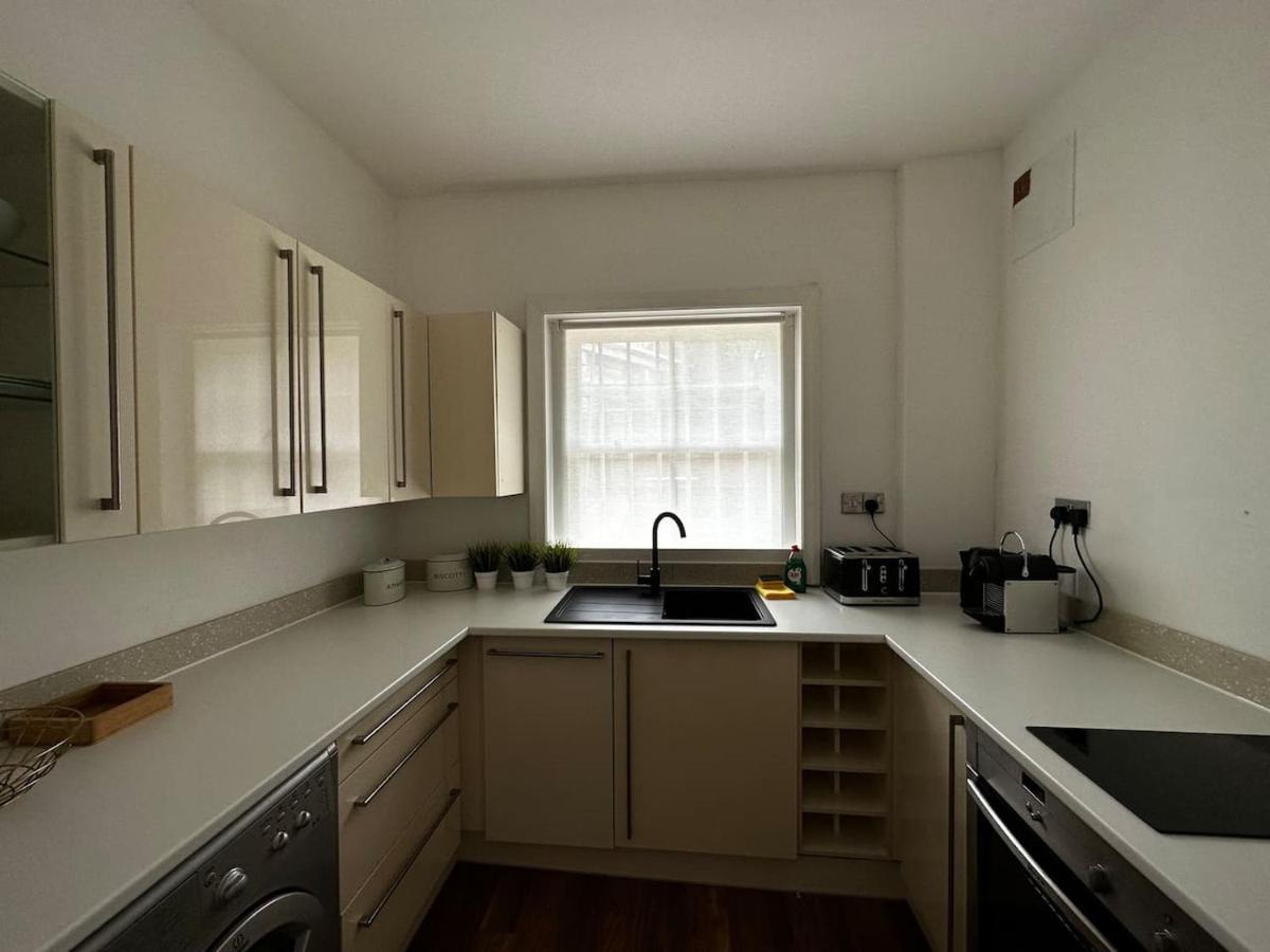 Apartment Spacious For 4 Flat Near Regents Park N2 *