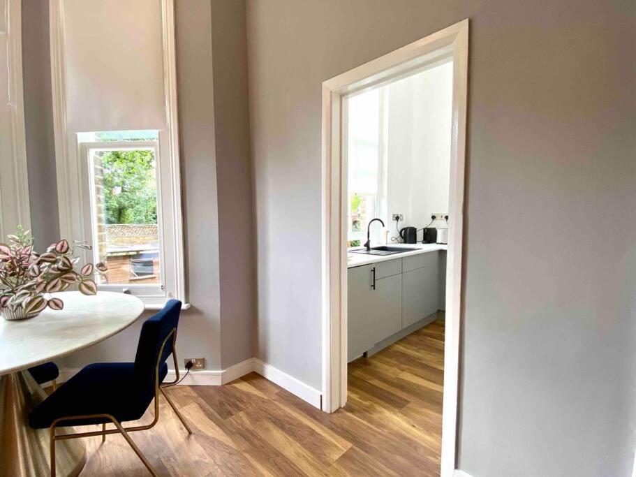 Appartement Stylish For 3 Near Regents Park N4