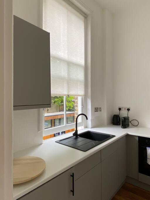 Stylish For 3 Near Regents Park N4 * Londen