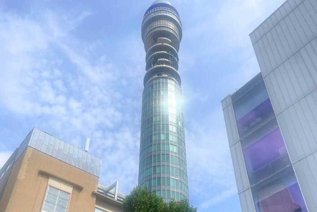 Flat In Fitzrovia- Near Major Attractions! Apartment London