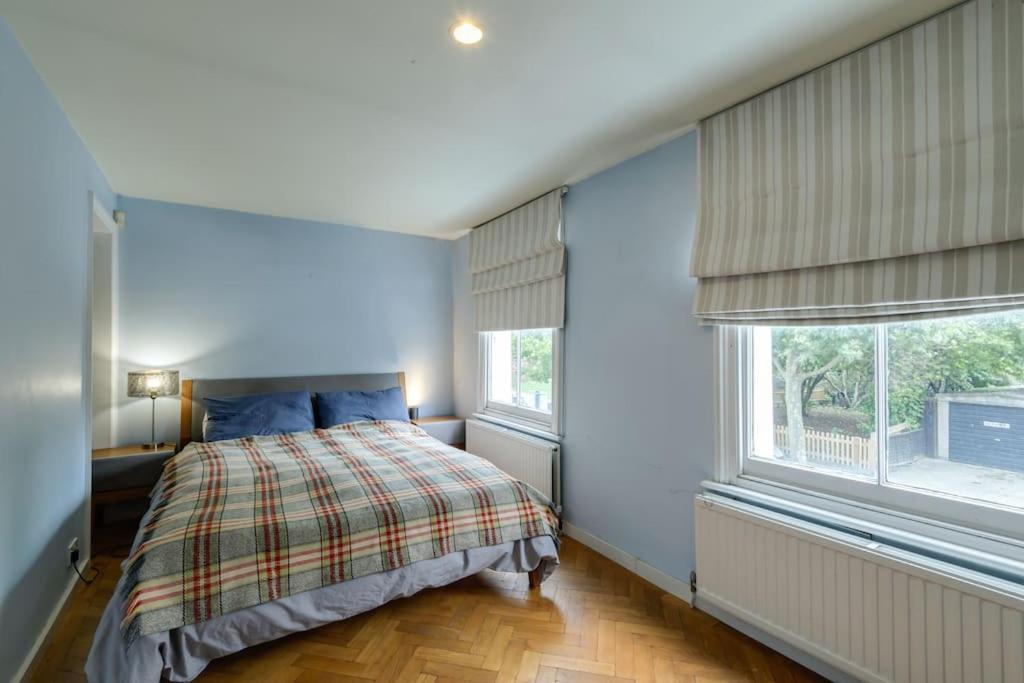 Vakantiehuis 1 Bed Townhouse In Battersea Close To River Thames *