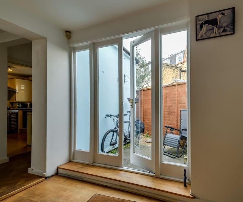 1 Bed Townhouse In Battersea Close To River Thames Vakantiehuis Londen