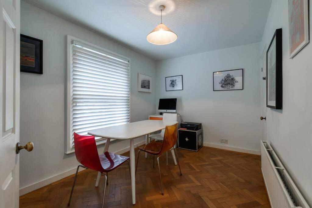 1 Bed Townhouse In Battersea Close To River Thames