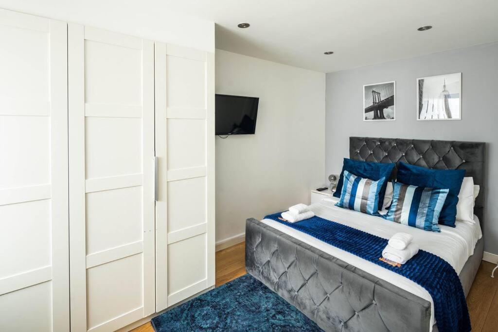 Renovated 2br, 2ba Near Hyde Park 1 Min From Tube Londen