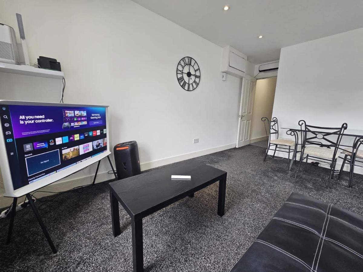Double Bedrooms In Spacious And Modern Homestay *