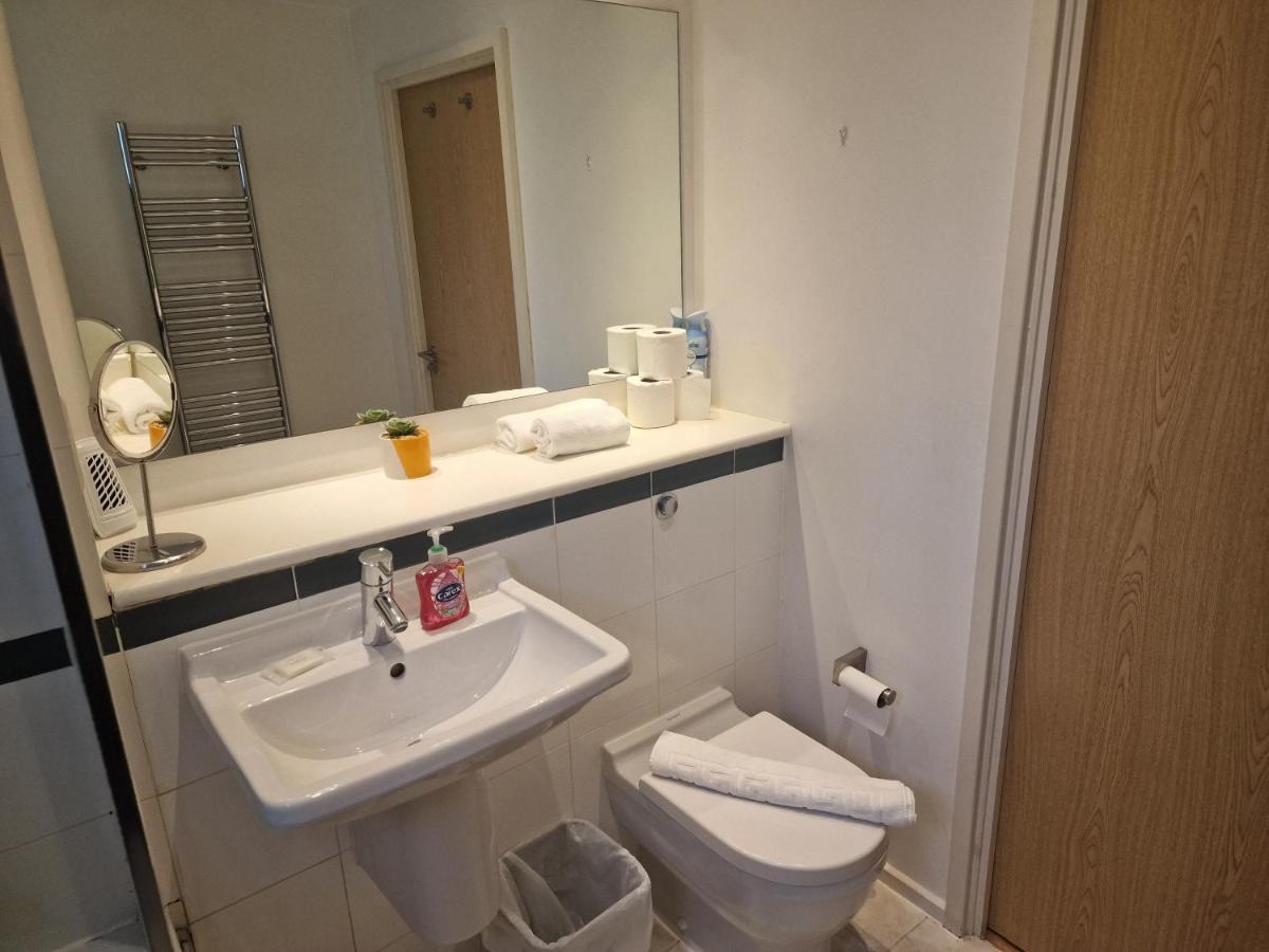 Immaculate 1-bed In *
