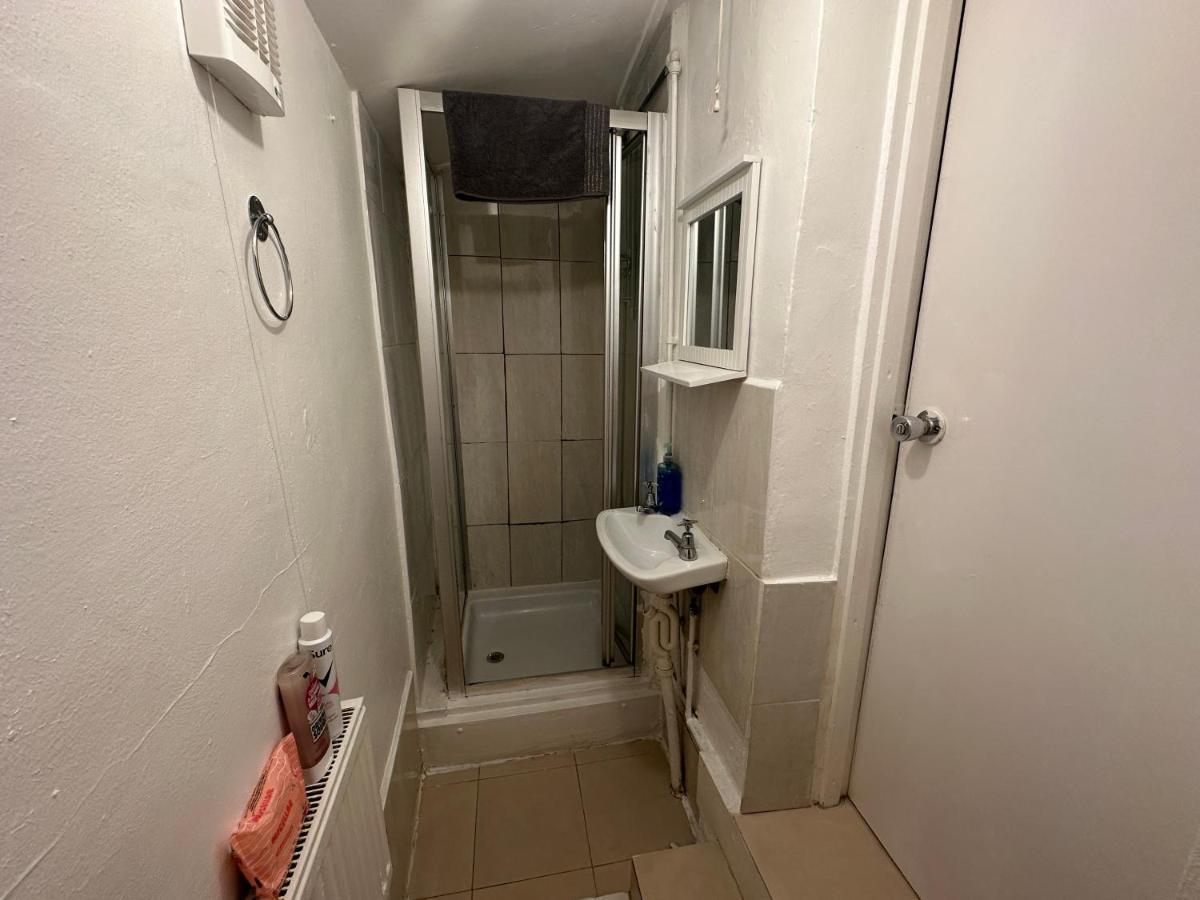 4 Double Bed Family 15 Mins From Central Ldn Londen