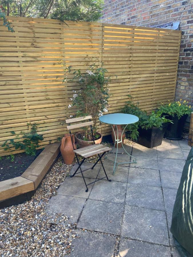 A Garden Retreat In Kensal London