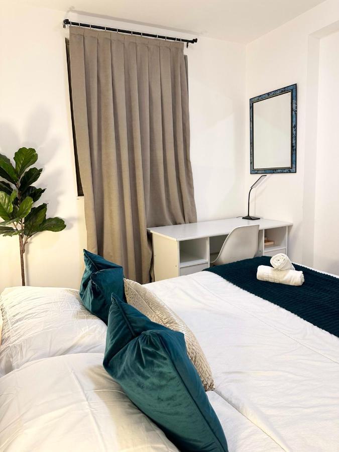 1 Br-kensington-24 7 Security-netflix Appartement