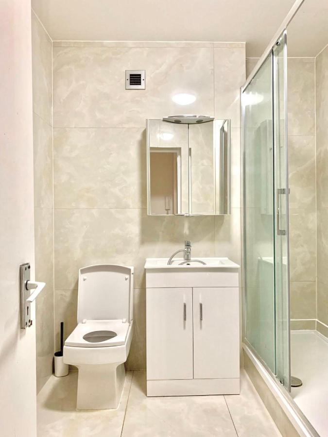 1 Br-kensington-24 7 Security-netflix Appartement