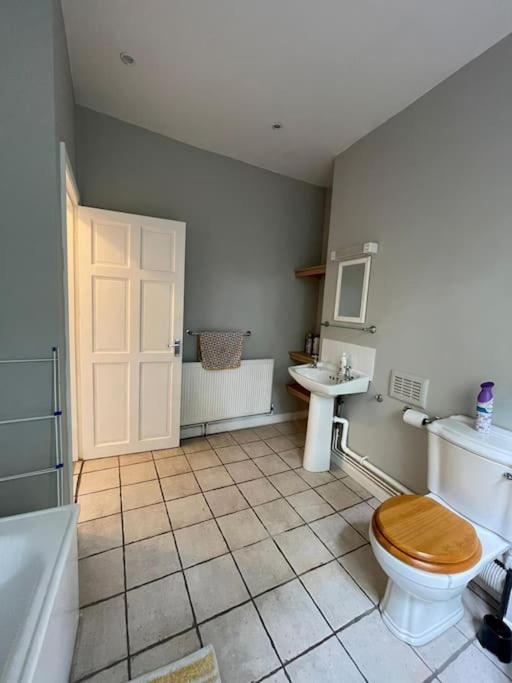 Cosy 1 Bedroom Flat Near The Eye * Londres