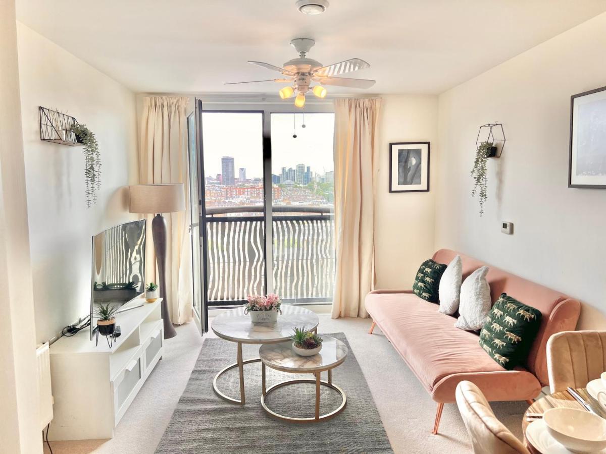 Skyline View Highest Floor Service Apartment