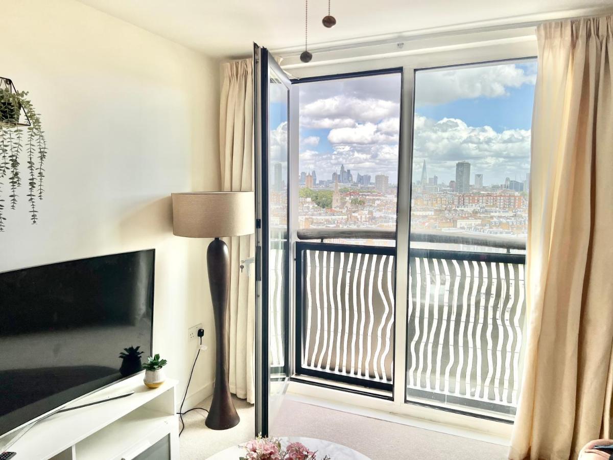 Apartment Skyline View Highest Floor Service