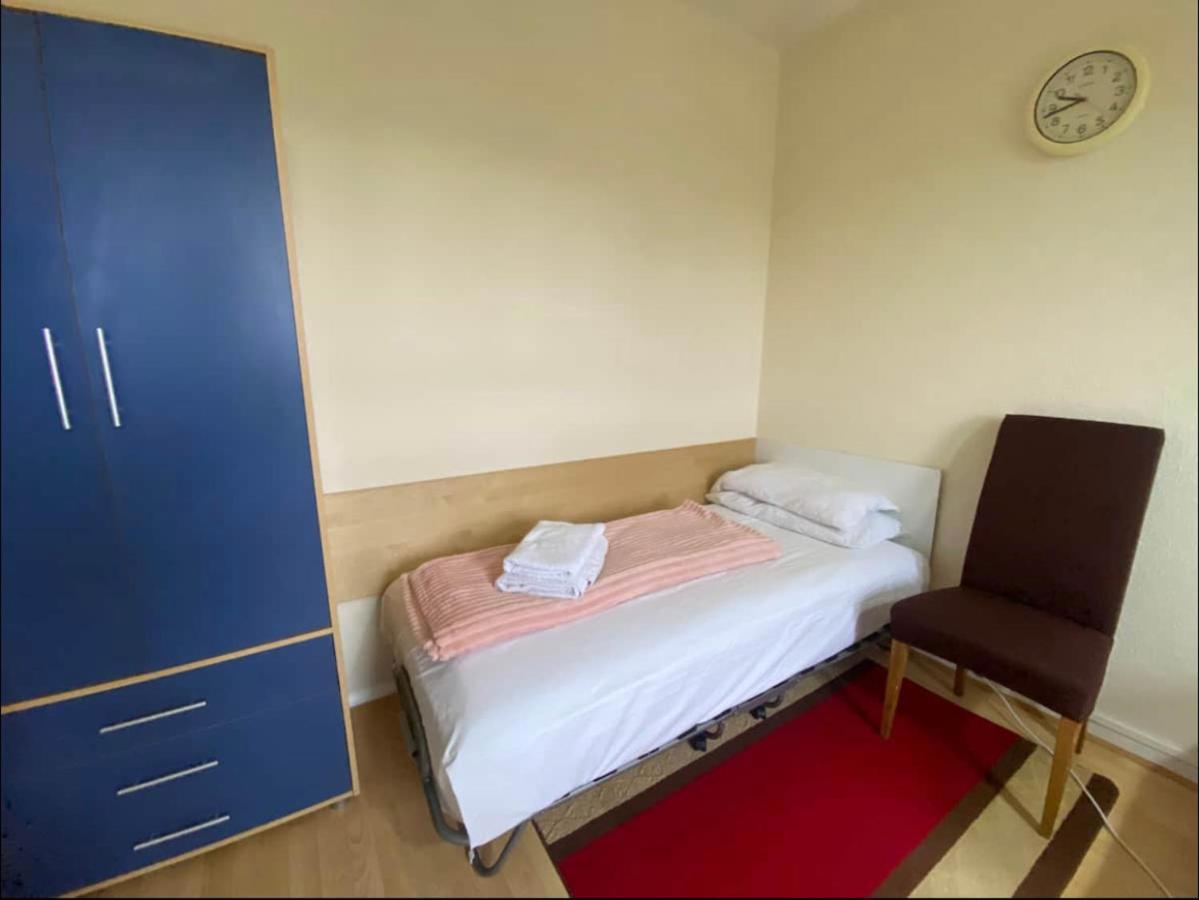 Single - Kings Cross, Female Only,,