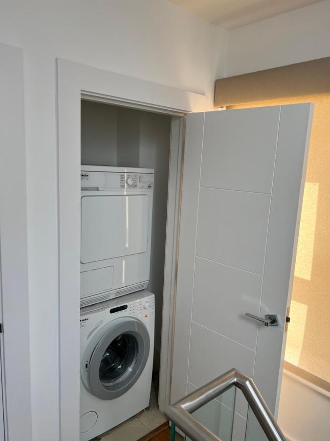 Vakantiehuis 3 Bed/3.5 Bath Gated Mews House W/ Private Garden