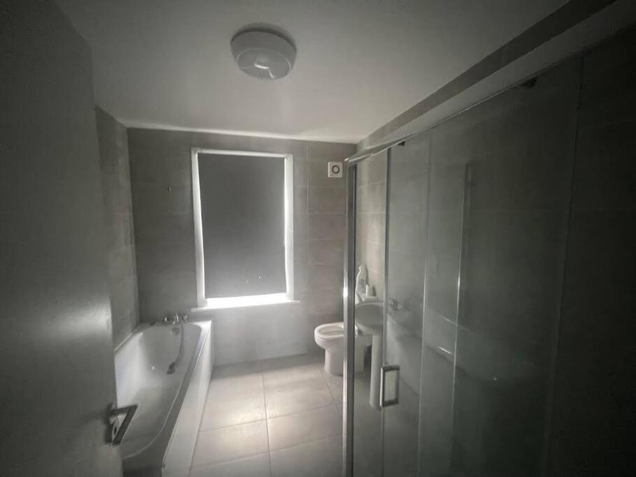 Entire 5 Bedroom With Garden - Sleeps 9 Appartement