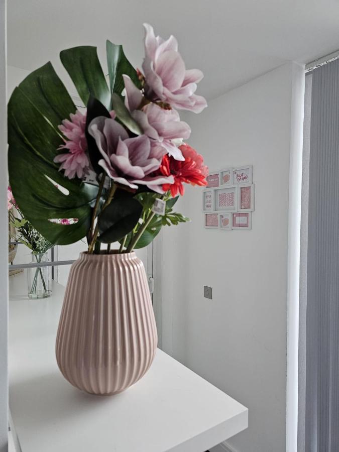 Appartement 2 Bed Luxurious Canary Wharf Londen