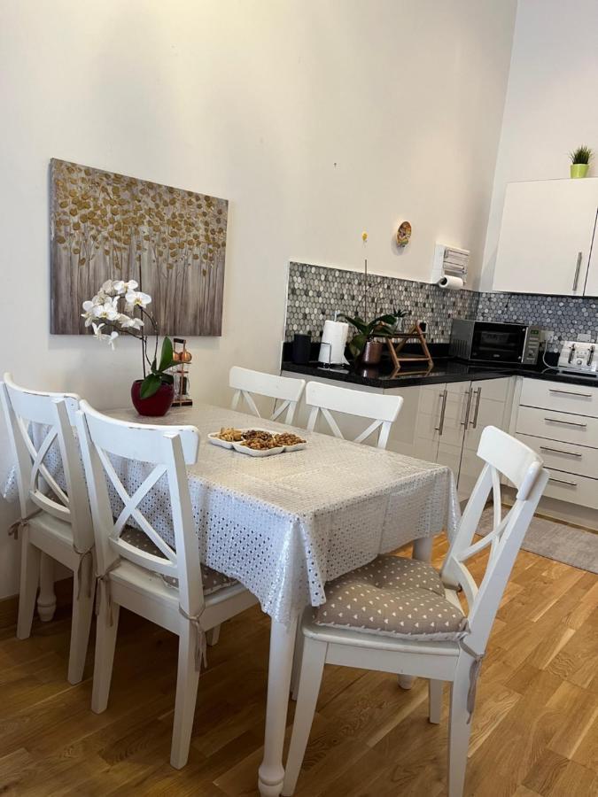 Two Double Bedroom Duplex Flat *