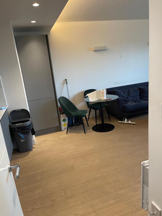 Lovely Bright, Modern 1-bed * London