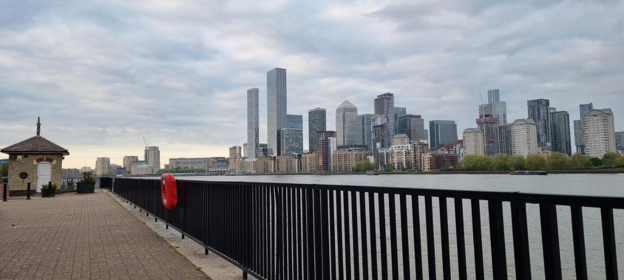 Stunning Massive Bedroom +direct Thames River View Accommodatie bij particulieren