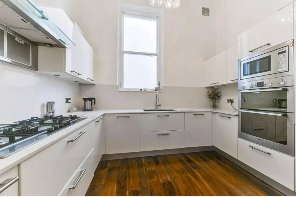 Apartment Leyla's Stunning London
