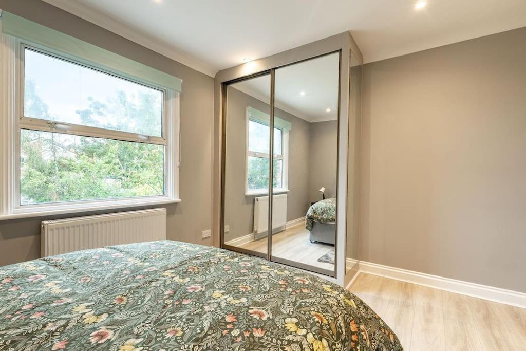 Appartement Cozy 3-bedroom Flat In Willesden Londen