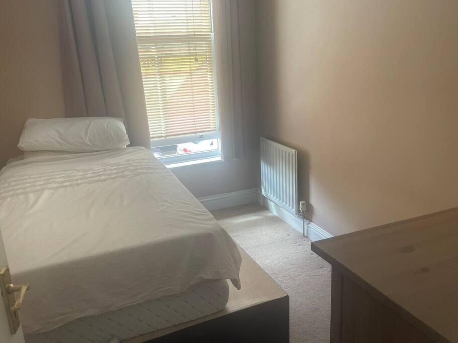 Sw19 2 Bed 2 Bath Private Flat Apartment