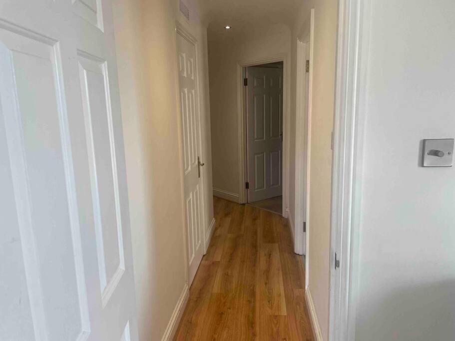 Sw19 2 Bed 2 Bath Private Flat *