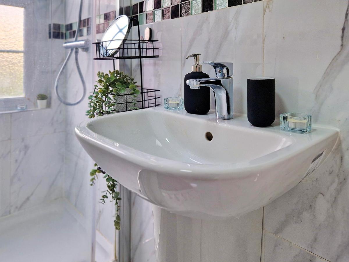 Private Near Tower Of Homestay *