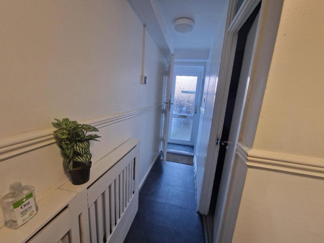 Luxury House, 4 Bedrooms Fully Furnished Holiday home London