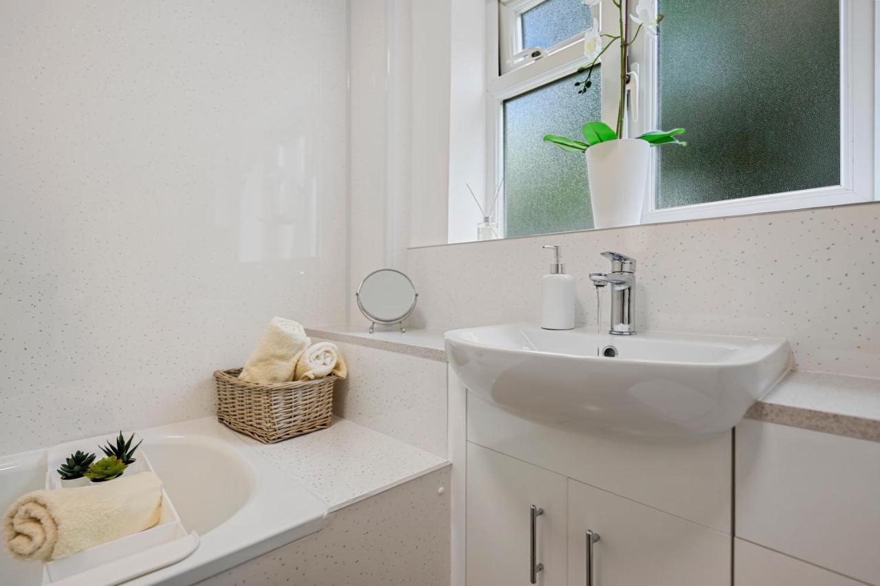 Apartment Lux Modern 2bd Near & Heathrow Easy Fast London