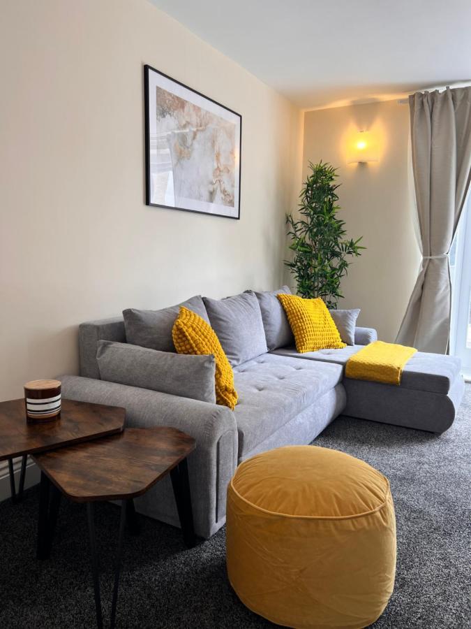 Ferienhaus Arte Serviced Stratford - 3 Bedrooms 2 Bathrooms London, Stratford, Maryland, Free Parking, Garden, Weekly Or Monthly - Up To 8 Guests *
