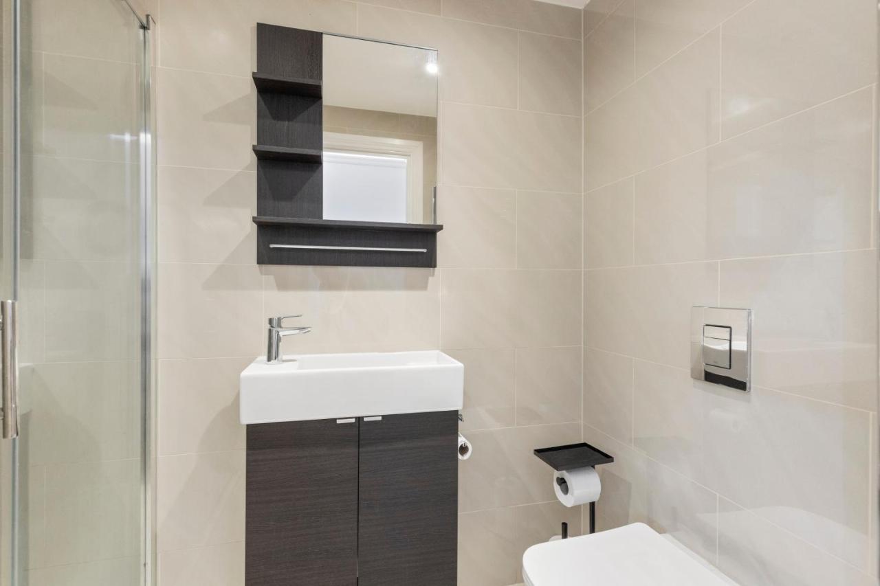 Apartamento Hamburg Gf1br 1ba By Bus Stop In Acton 8 *
