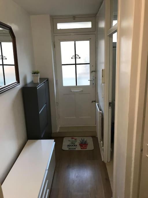 Apartment Beautiful Flat In Central