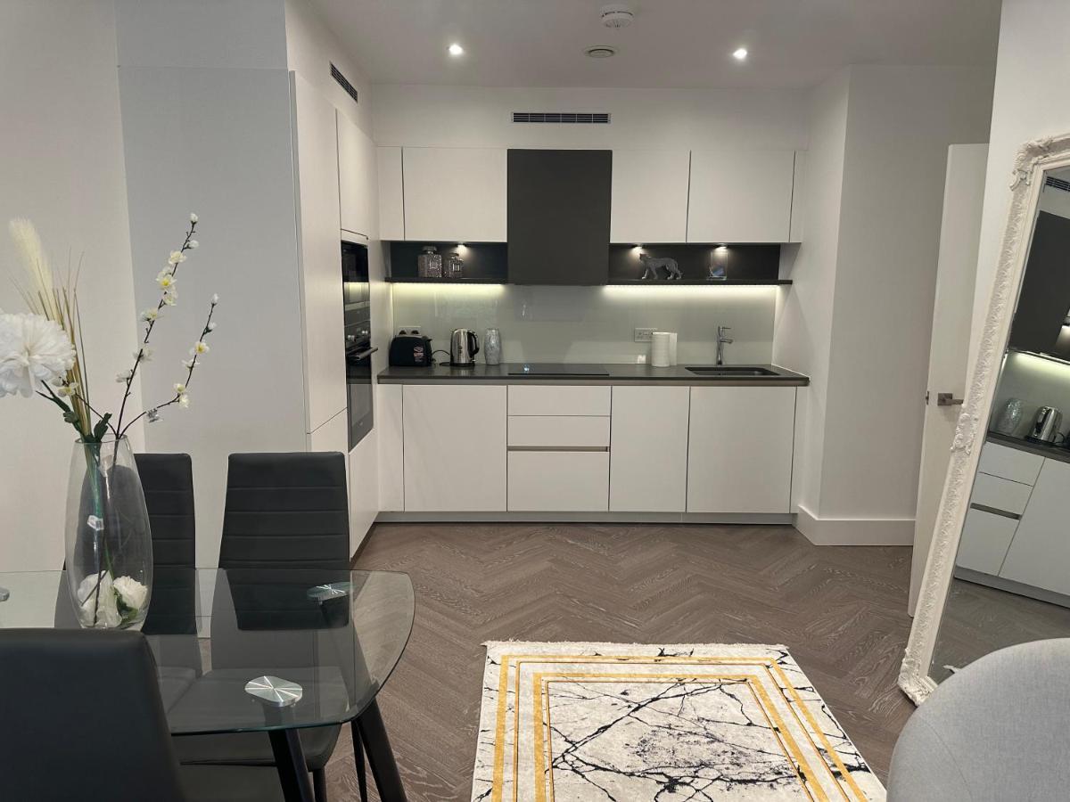 Modern 2 Bedroom Flat Near King's Cross. Apartment *