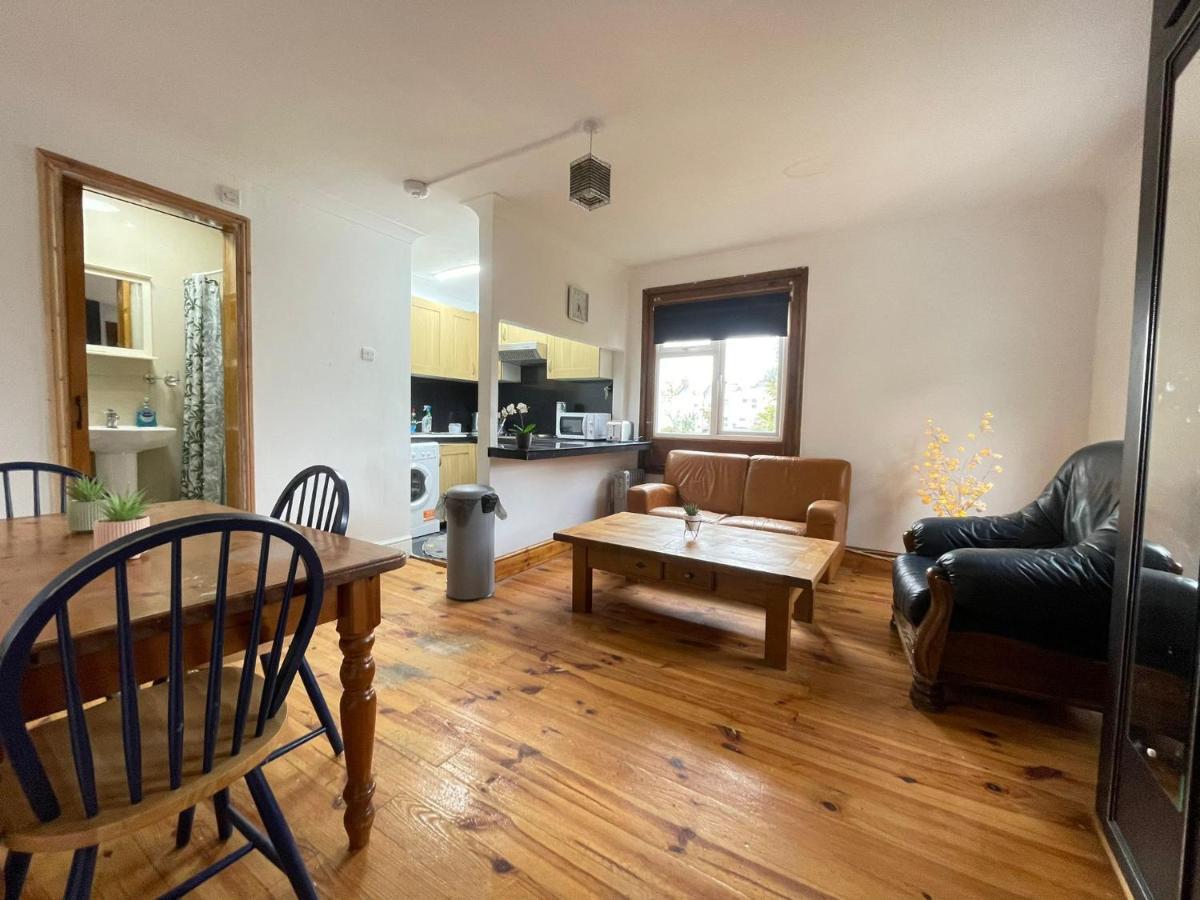 Lovely With En-suite In Stratford * Londen